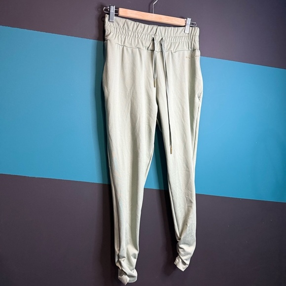 Gymshark Mint Green Leggings collaboration with Whitney Simmons - Picture 2 of 14